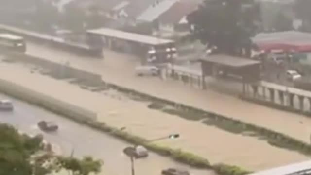 Flash floods from heavy downpour on 24 Aug