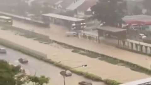 Flash floods from heavy downpour on 24 Aug