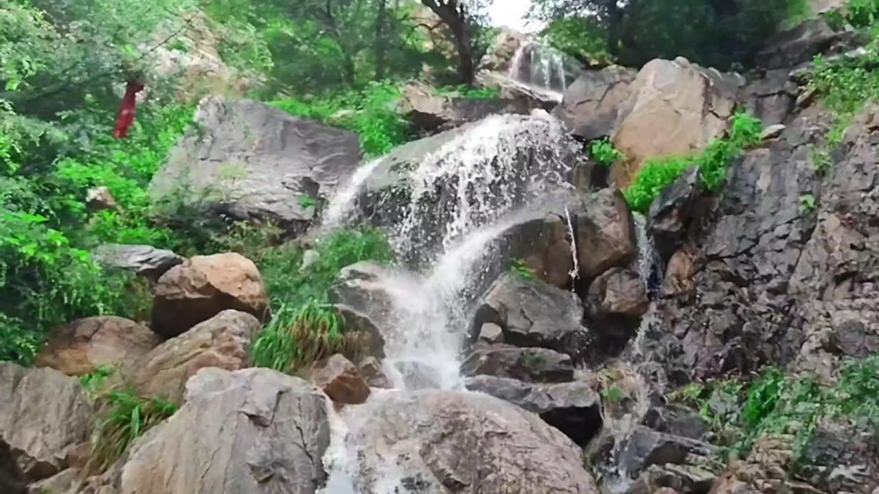 The Largest waterfall😯😯😯