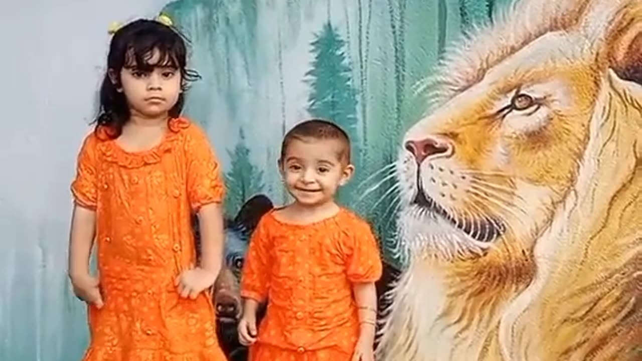 Kids at Zoo 🦁🐯🐎🦓