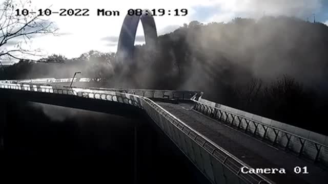 Bridge hit in Kyiv - 10/10/2022