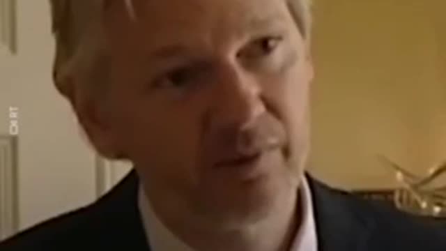 Assange: “Tutte le guerre degli ultimi cinquanta anni sono il frutto delle bugie dei media”