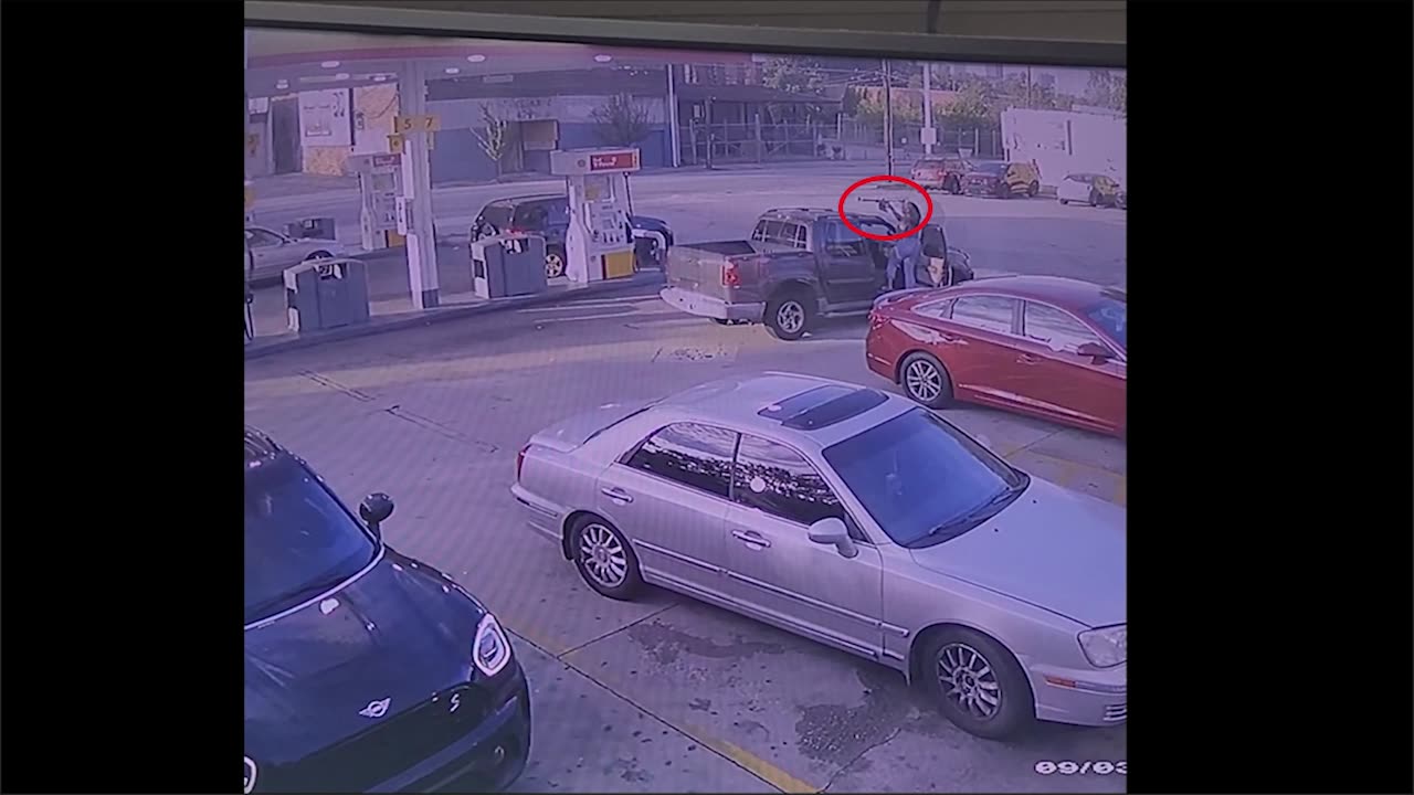 Brother drives while sister shoots opp at gas station in Atlanta