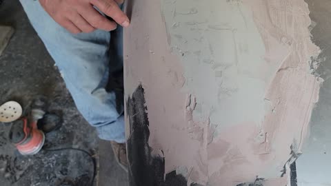 FROM FIBERGLASS TO BONDO: FREIGHTLINER FENDER REPAIR