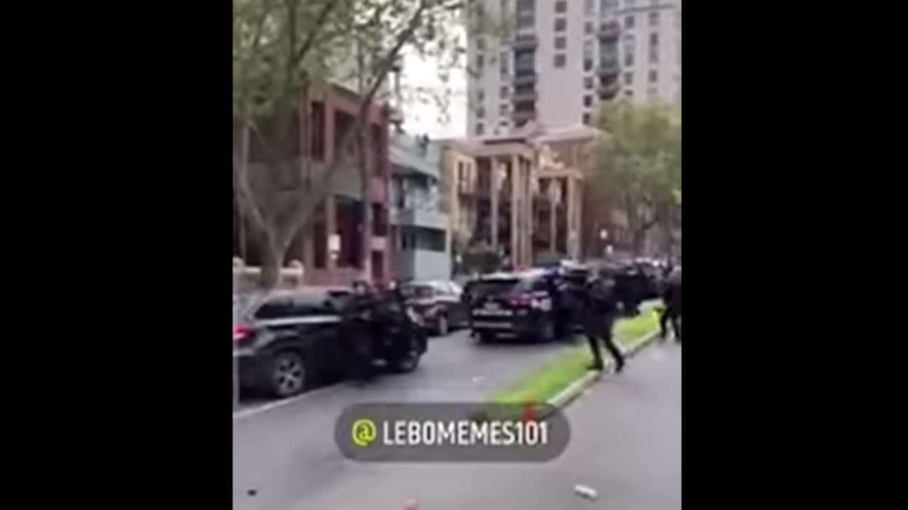 Melbourne Police Run then get out of their vehicles too fire