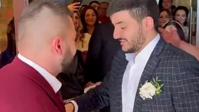 Have you ever attended a wedding like this? Anyway, it's the first time I've seen