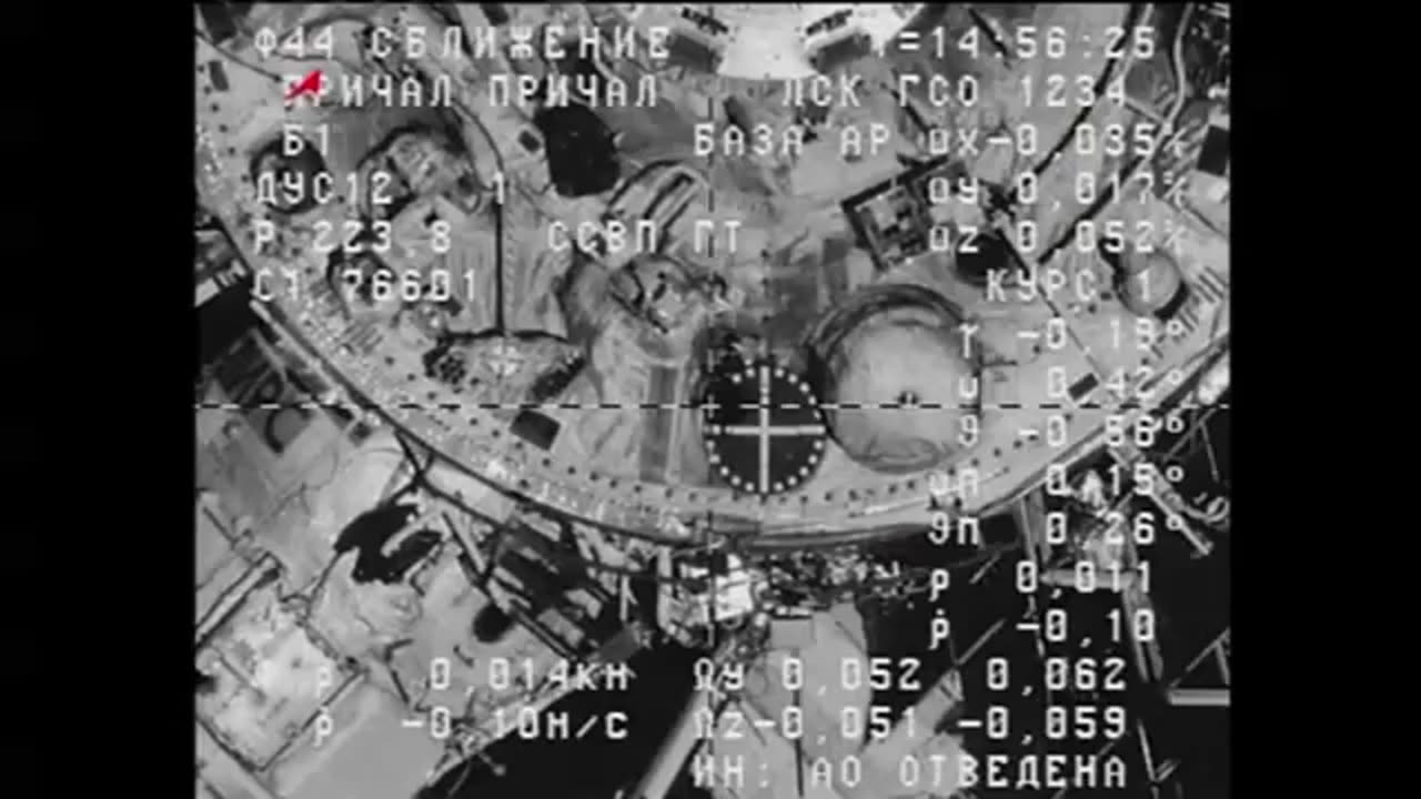 Cargo ship docks to ISS