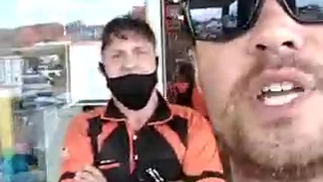 This absolute legend walked into a Mitre 10 store without a mask.
