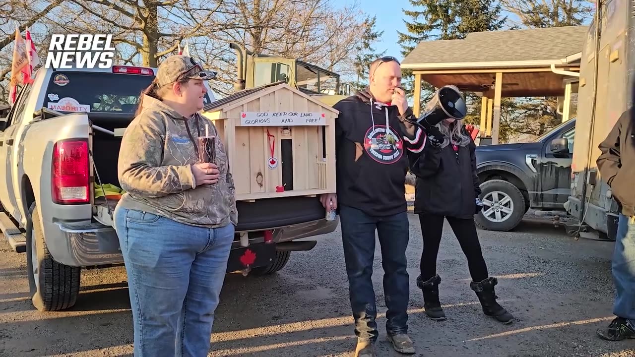 MINI CANADIAN CONVOY FOR CHARGED SUPPORTER