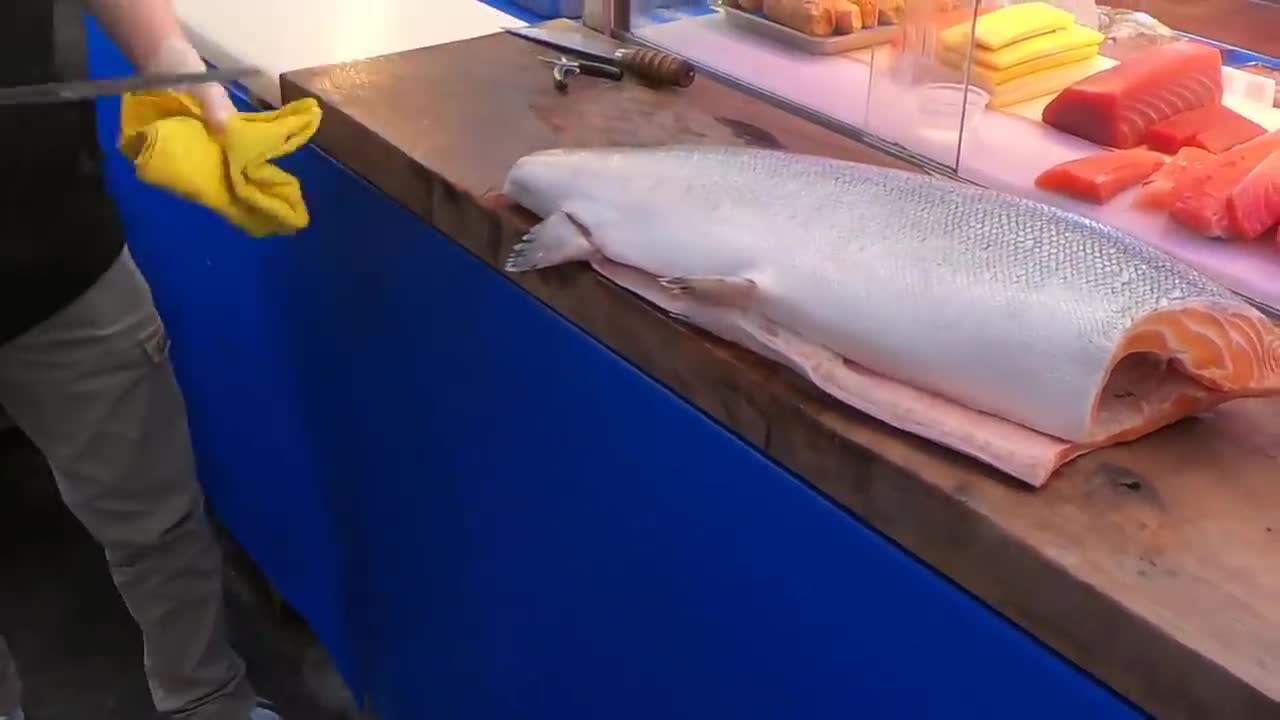 How To Fillet a Whole Salmon | Sashimi & Sushi -Taiwanese street food