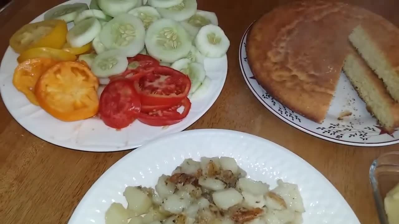 Southern Cornbread Recipe. Cast Iron Skillet.