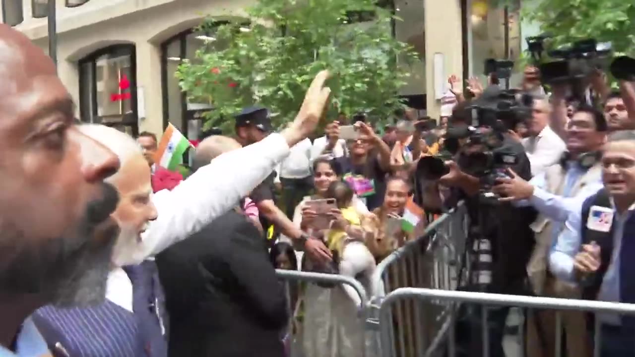 PM Modi gets a warm welcome by Indian community members in New York City | PM Modi US visit 2023