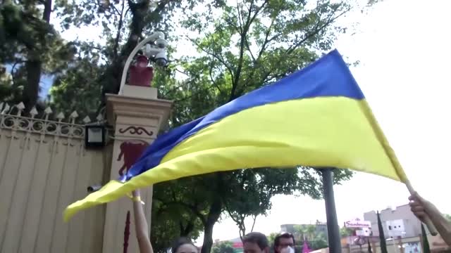 Ukrainians in Latin America protest Russia's invasion