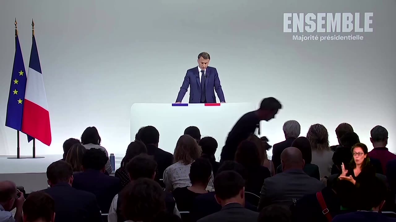 Macron asks parties to form a pact against far-right