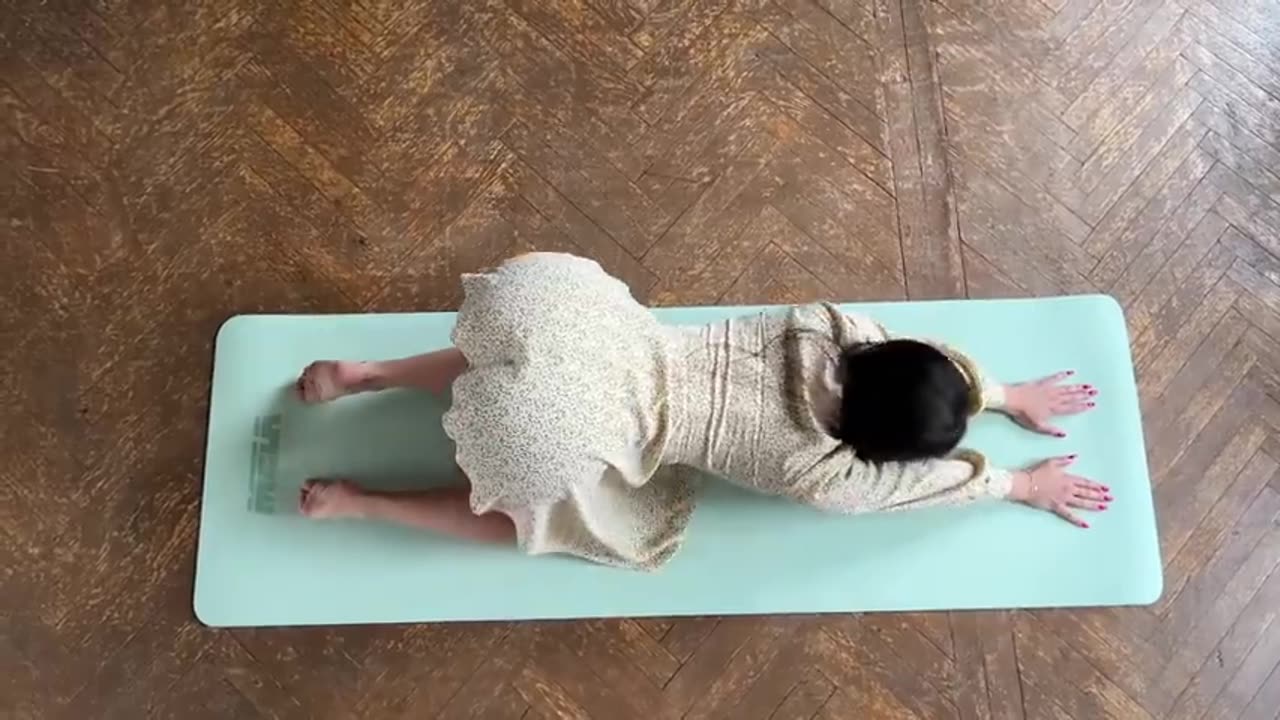 Stretching at home 2 min beginners exercise