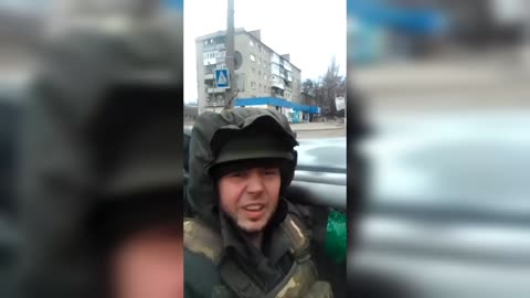 Ukrainian soldiers try to hold Bakhmut's center with all their might