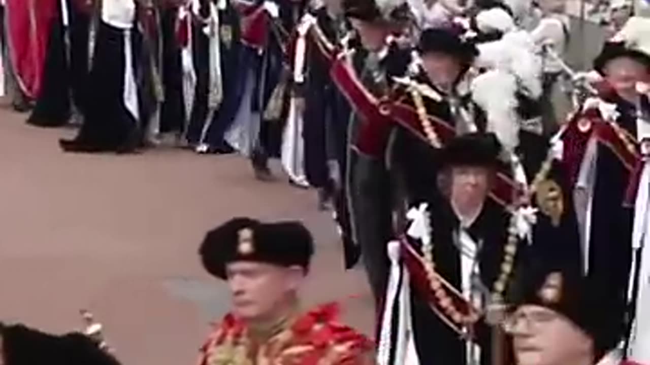 Soldier faints at windsor castle