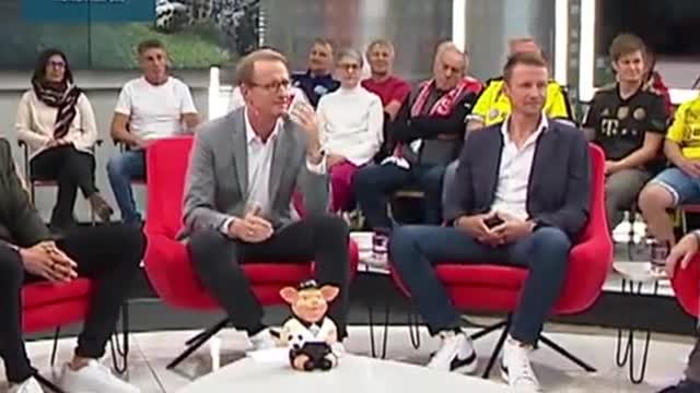 Oliver Kahn meldet sich im DOPA zur Entscheidungsfindung von Deniz Aytekin im gestrigen Topspiel