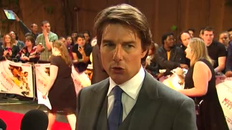 Cruise says "Top Gun" sequel "would be fun"