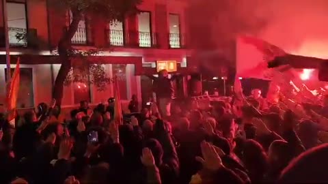 Roman greetings outside the PSOE headquarters in Spain.