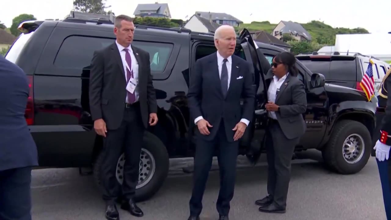 Biden wondering where he is and what he is doing here... 81 million