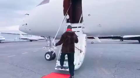 5bDDHHE7GBpHtf8nX9rQbx