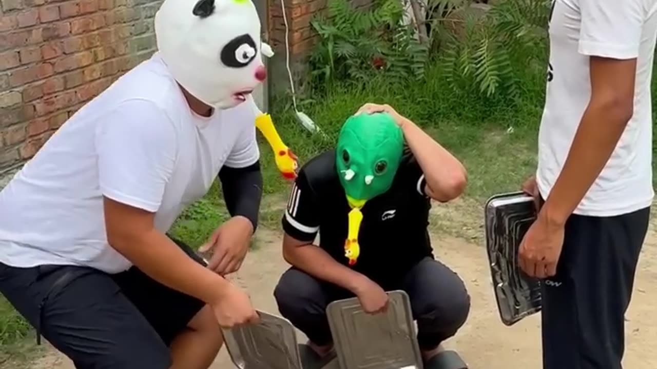 Silent challenge of red carp and green carp_π€£π€£π₯Άππ€£ππ