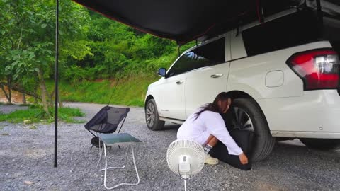 I don't know how lonely I am when I am camping alone in a car. Anyway, I enjoy cooking outdoors