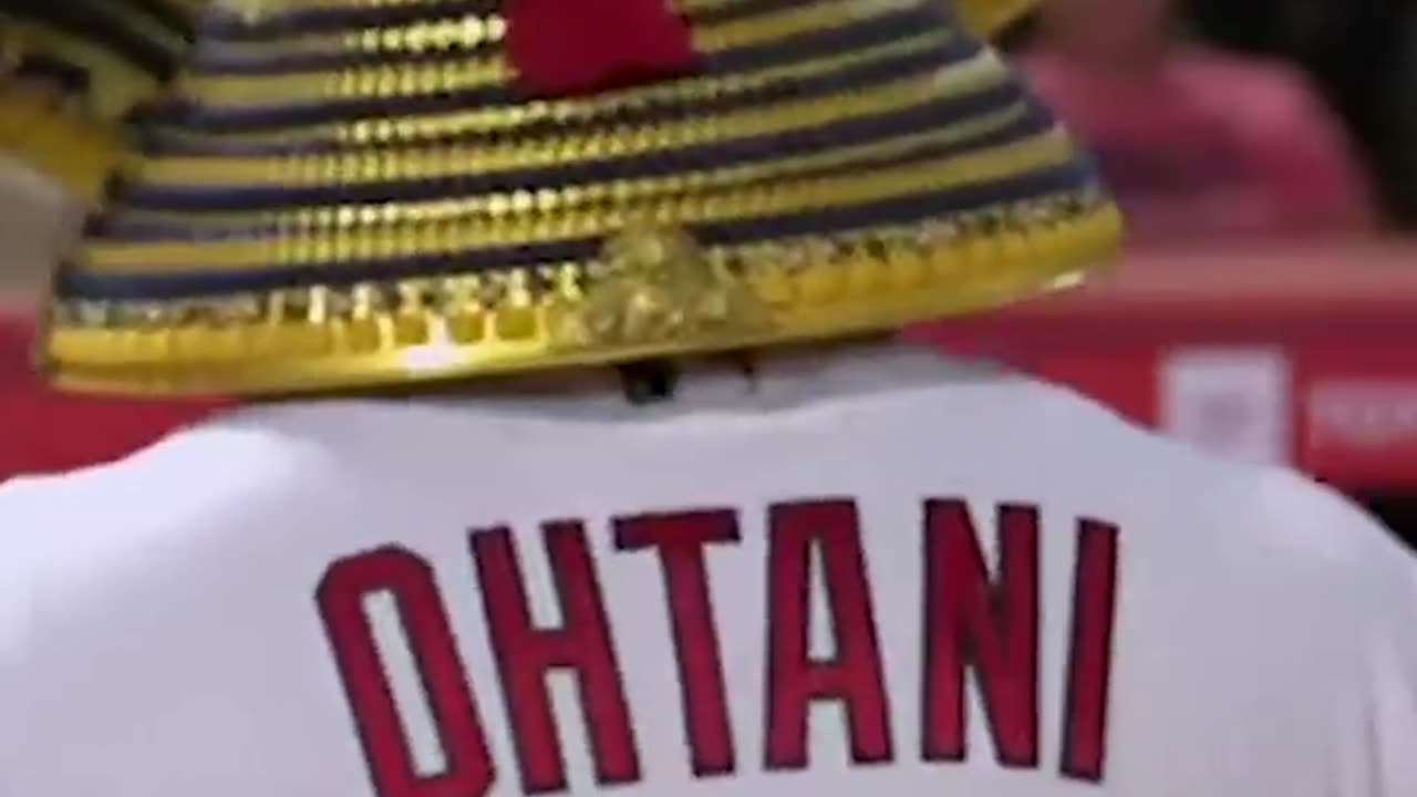 Shohei Ohtani obliterates his 30th home run of the season! 😳