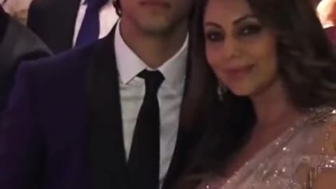 Shahrukh Khan wife and daughter