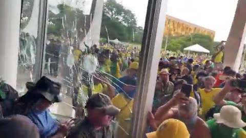 Brazilian Spring demonstrators also invaded the Supreme Federal Court (STF)