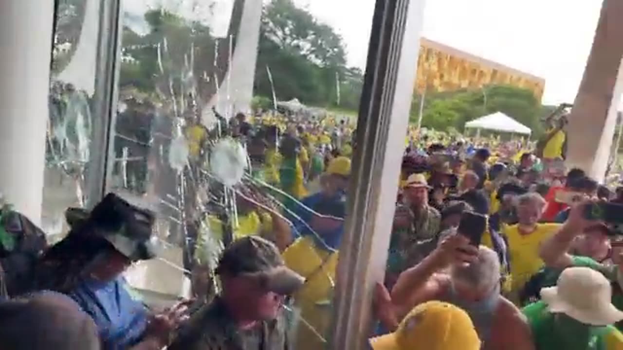 Brazilian Spring demonstrators also invaded the Supreme Federal Court (STF)