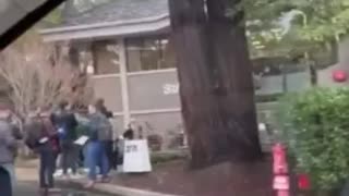 MASSIVE Line Forms Outside of San Francisco Silicon Valley Bank Branch as Bank Folds