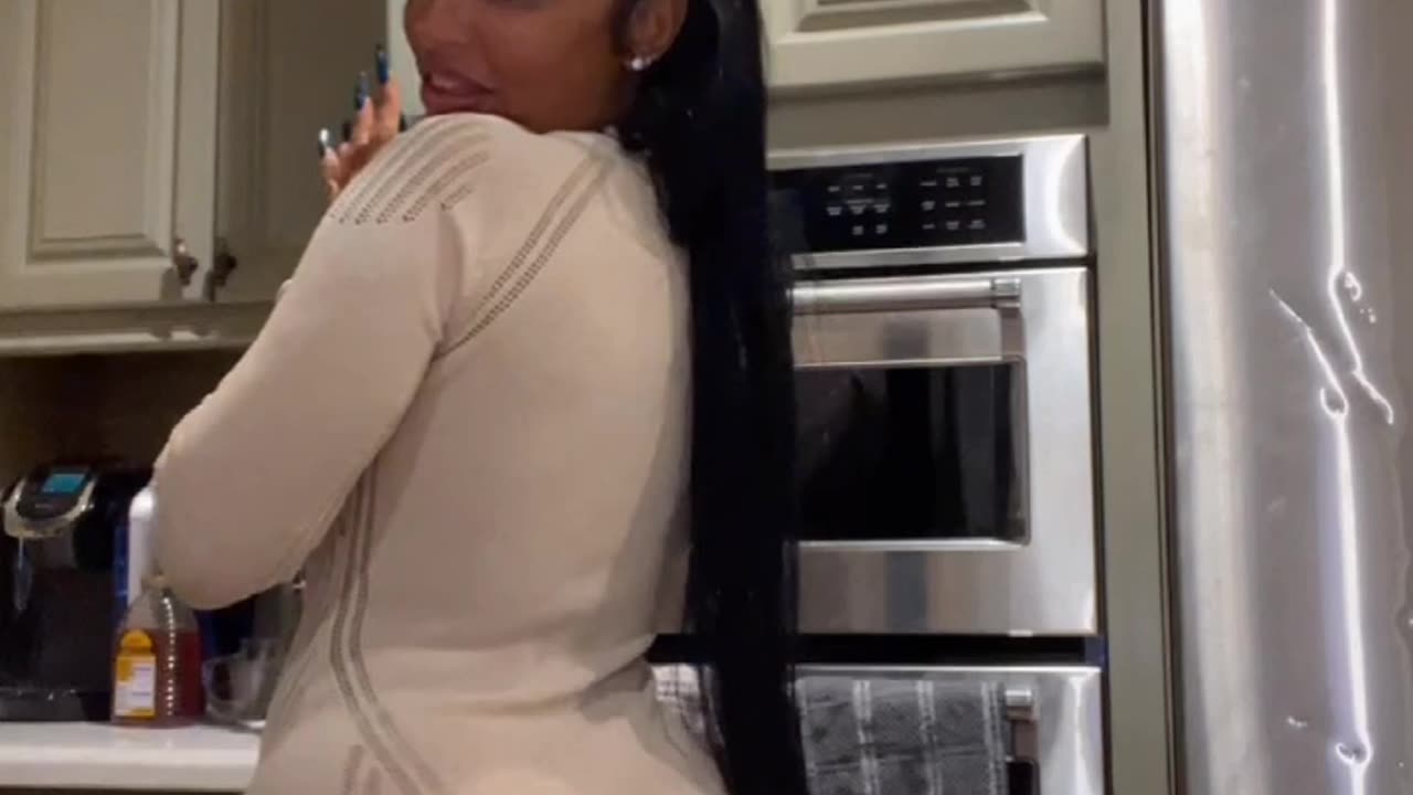 Jai Nice Twerking in kitchen