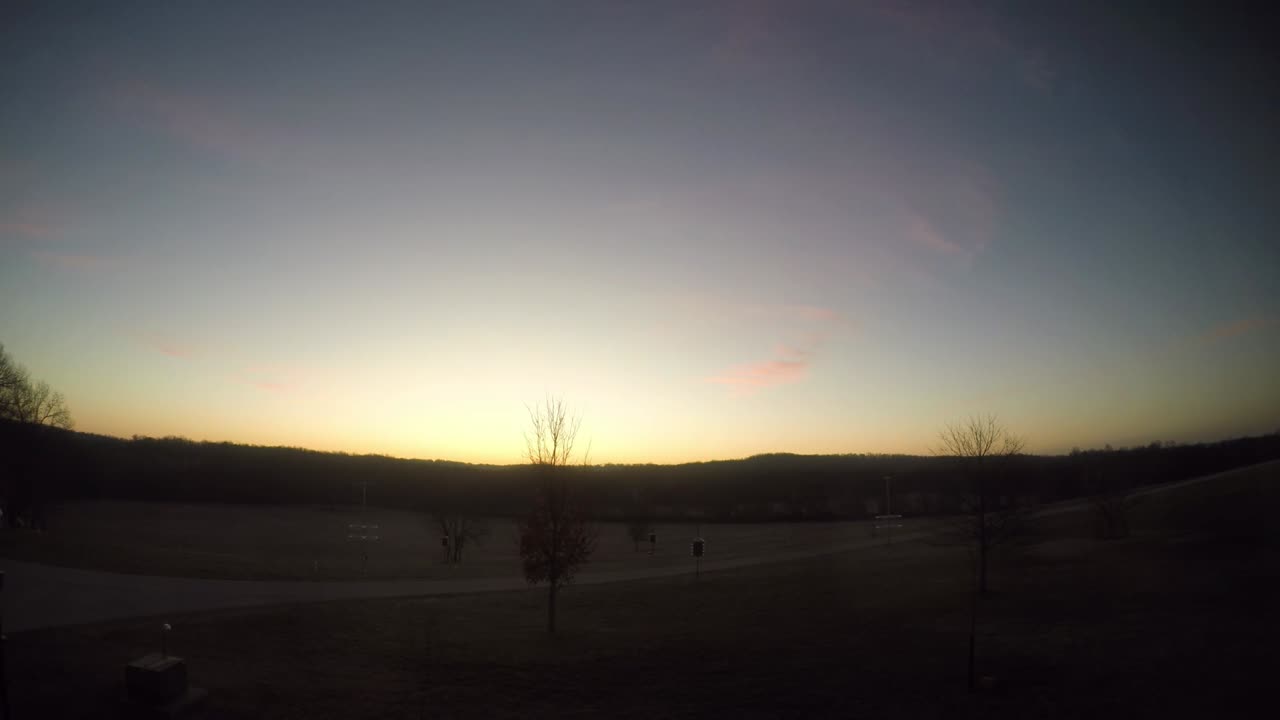 Sun Rise 2 28 23 33f/0c