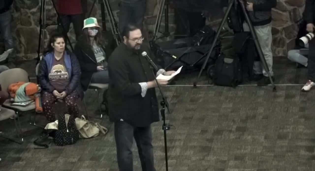 Dad/History Professor Drops Mic At School Board Meeting