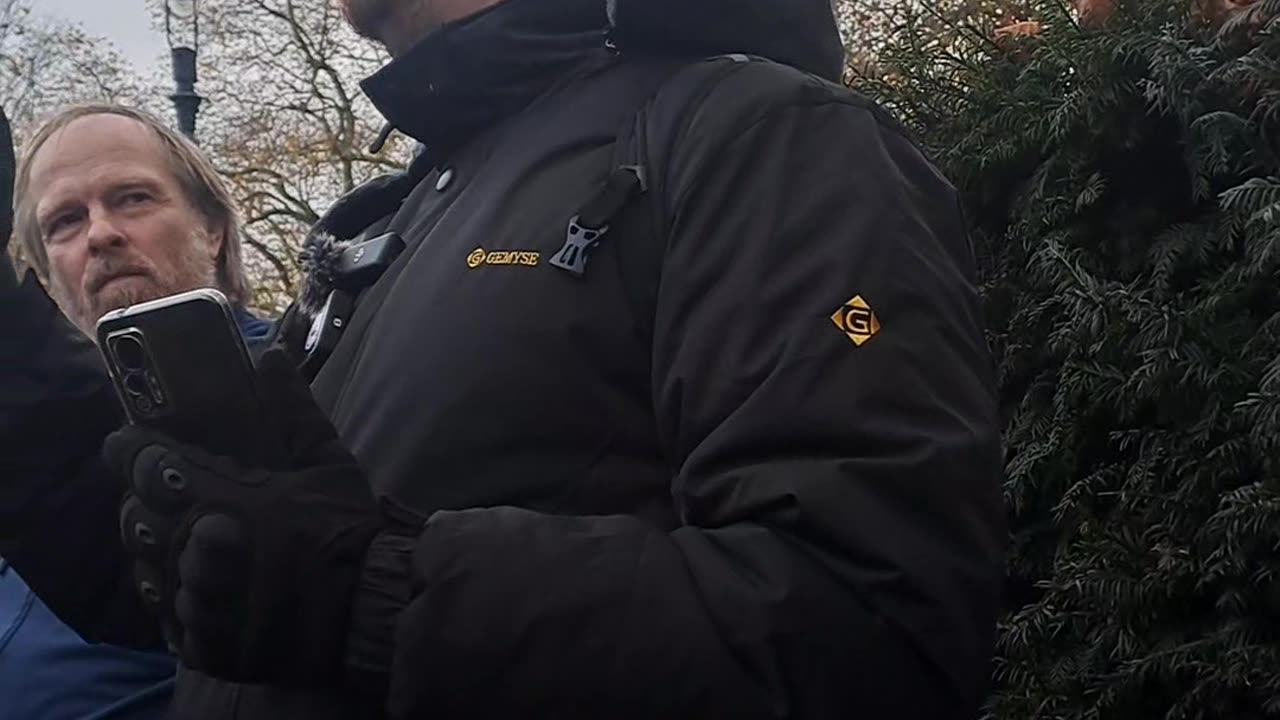 Bob of Speakers Corner talks Christian Pacifism vs Secularist disruptor & heckler