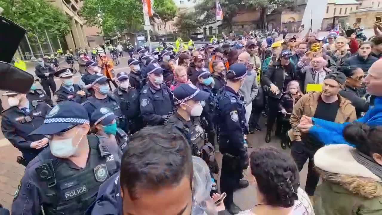 Sidney Cops Push Fat Old Lady And Detain Hot Skinny Lady