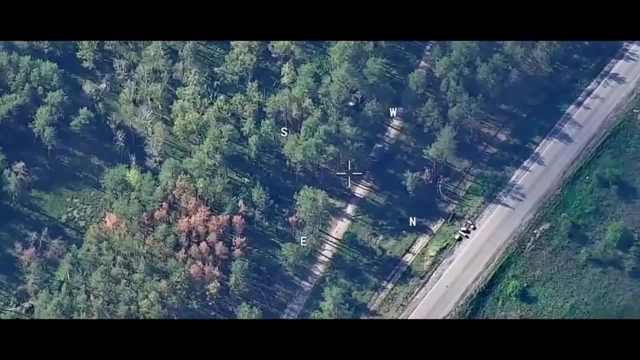 HIMARS is working on a column of vehicles, being corrected by the UAV Magyla-3