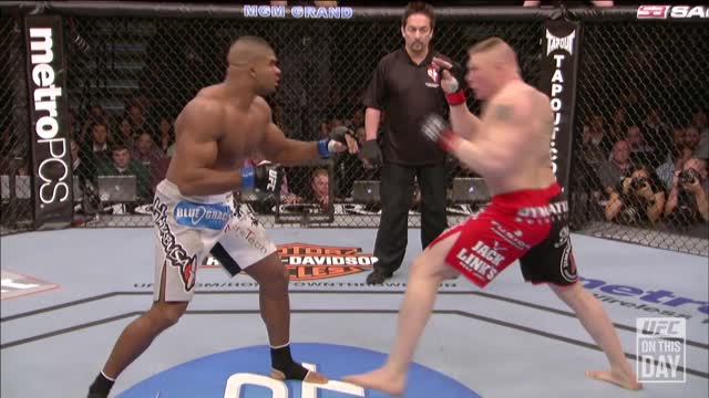 Alistair Overeem TKOs Brock Lesnar (UFC Debut UFC 141)