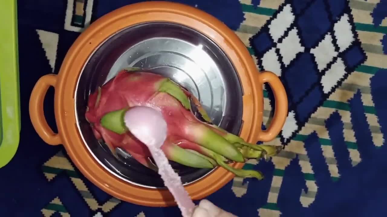 HOW TO CUT DRAGON FRUIT 🐉🍑 EASILY _ @SS SHARP MINDS