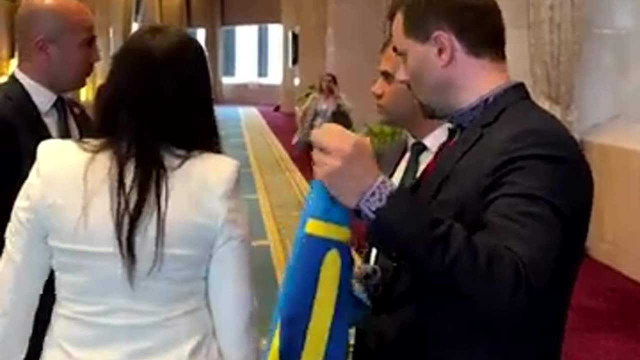 Shorts Ukraine Delegate Punches Russian | Russia Ukraine War | English News | Ukraine News