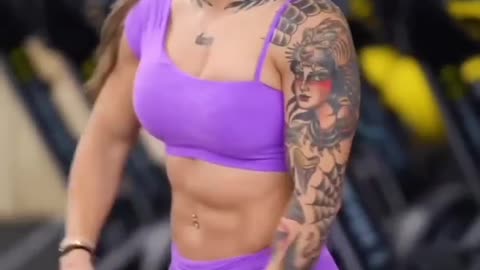 Girl bodybuilding