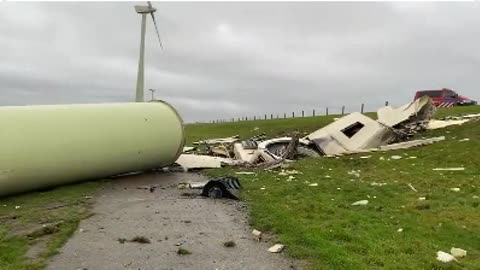 Wind kills Wind Turbine....