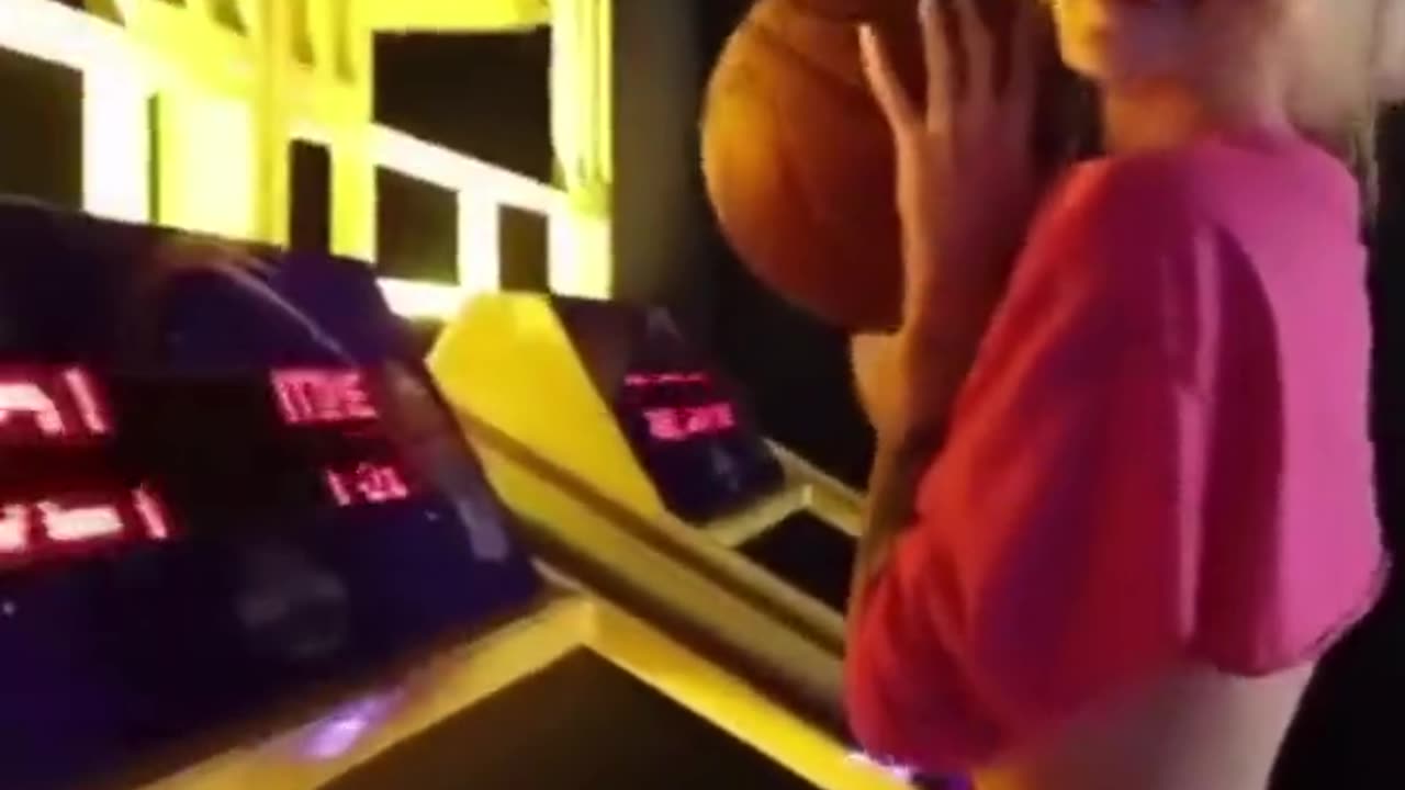 Rate my Tinder date’s basketball shot