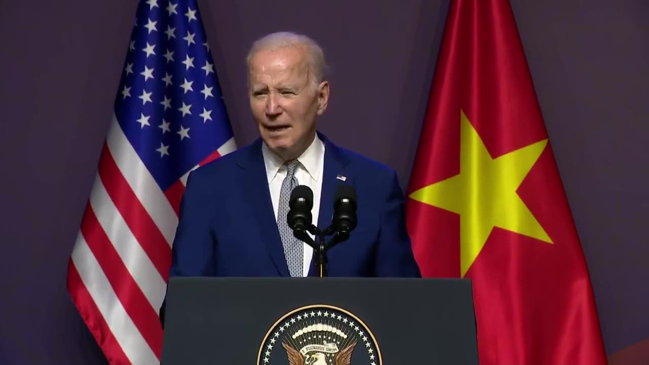 Joe Biden in Vietnam: "I Don't Want to Contain China"
