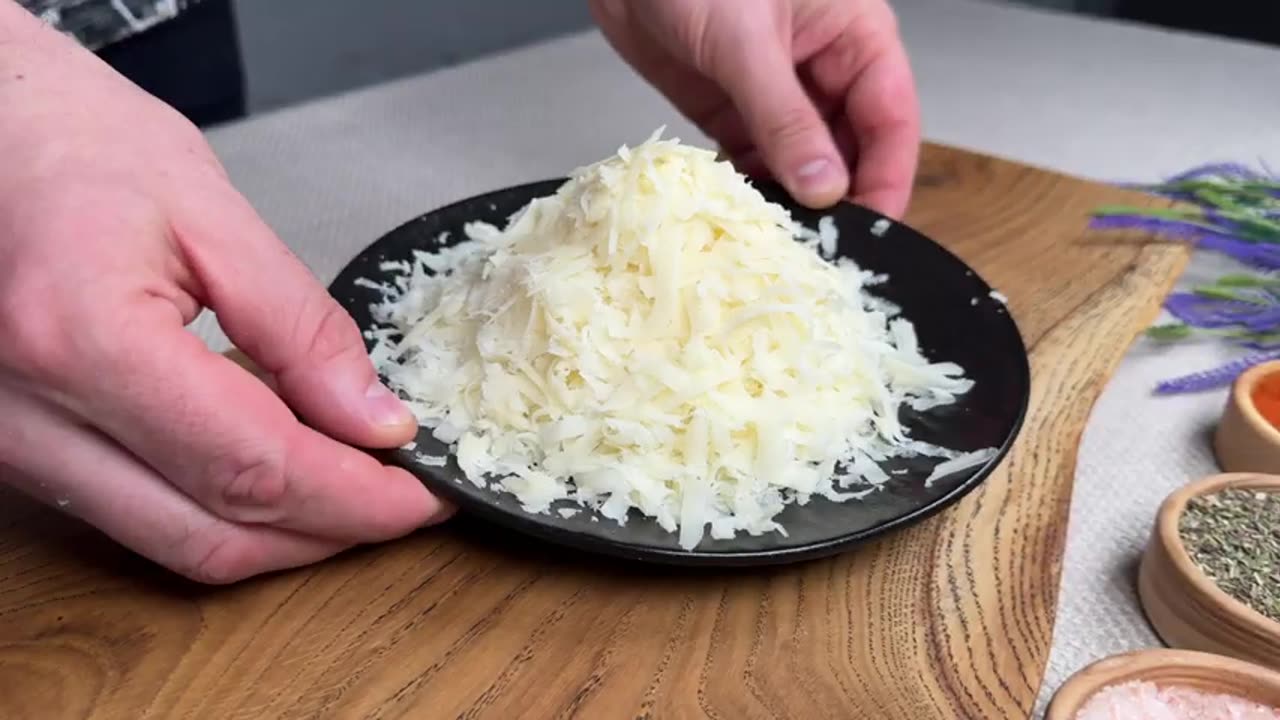 I cook it almost every day! Cheese bread! Tastier than pizza! Incredibly tasty and very quick