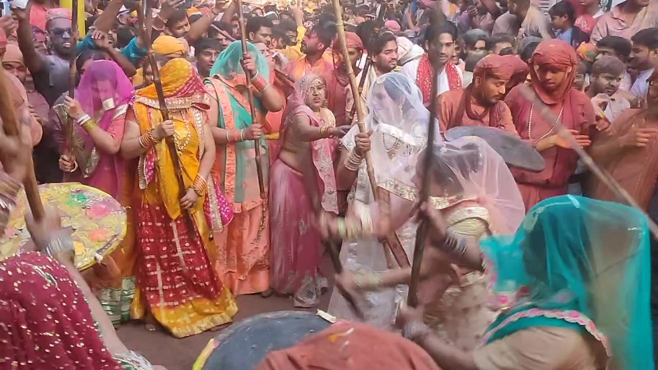 LATHA MAT HOLI IN BARSANA