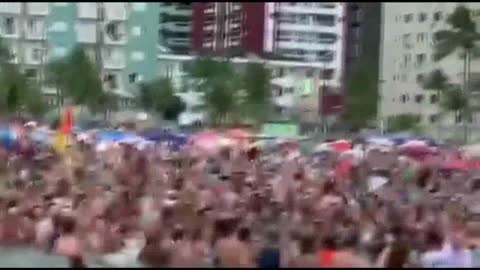 Críticas a Bolsonaro por provocar un tumulto en una playa