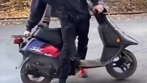Motor scooter